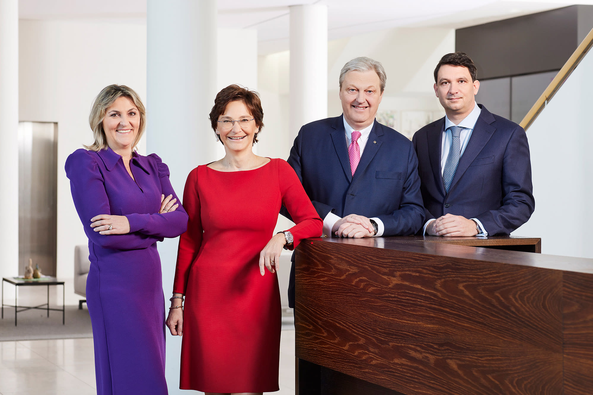 Vorstandsteam der BKS Bank präsentiert mit strahlenden Gesichtern die erfolgreichen Jahreszahlen 2024. Vorstandsteam der BKS Bank präsentiert mit strahlenden Gesichtern die erfolgreichen Jahreszahlen 2024.