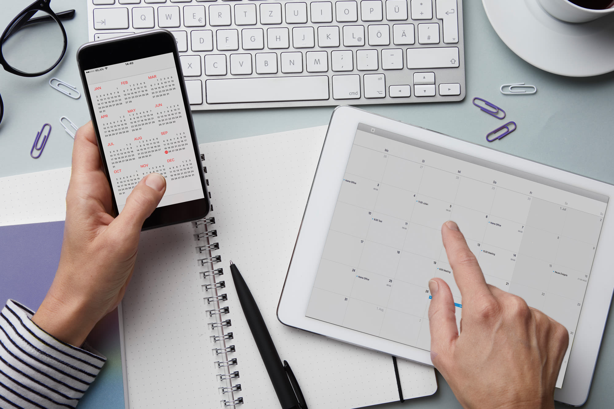 Pametni telefon in tablični računalnik z odprtim koledarjem - terminski denar v banki BKS Pametni telefon in tablični računalnik z odprtim koledarjem - terminski denar v banki BKS