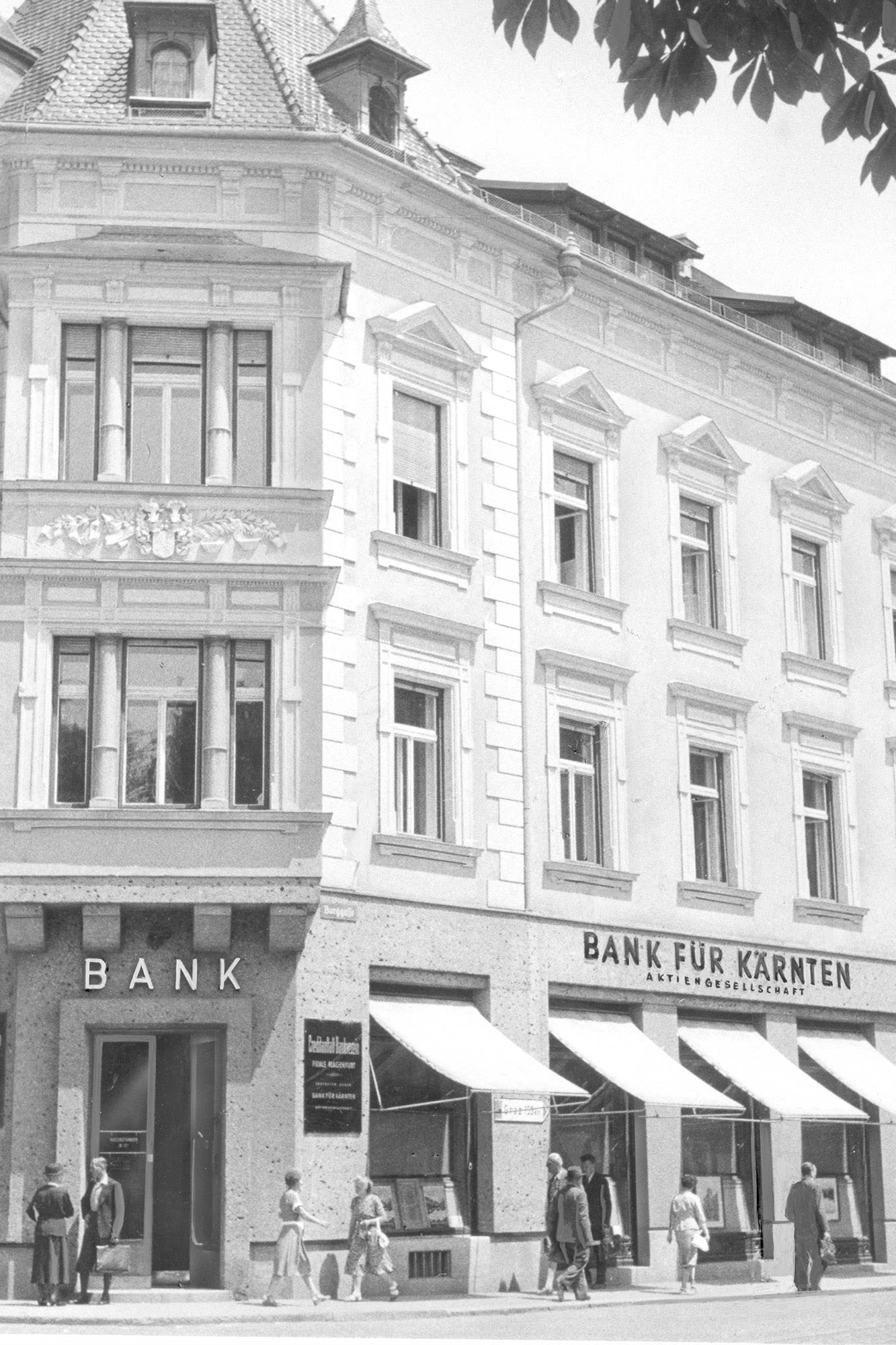 Zgodovinska poslovalnica banke BKS - tradicija in zaupanje generacij. Zgodovinska poslovalnica banke BKS - tradicija in zaupanje generacij.