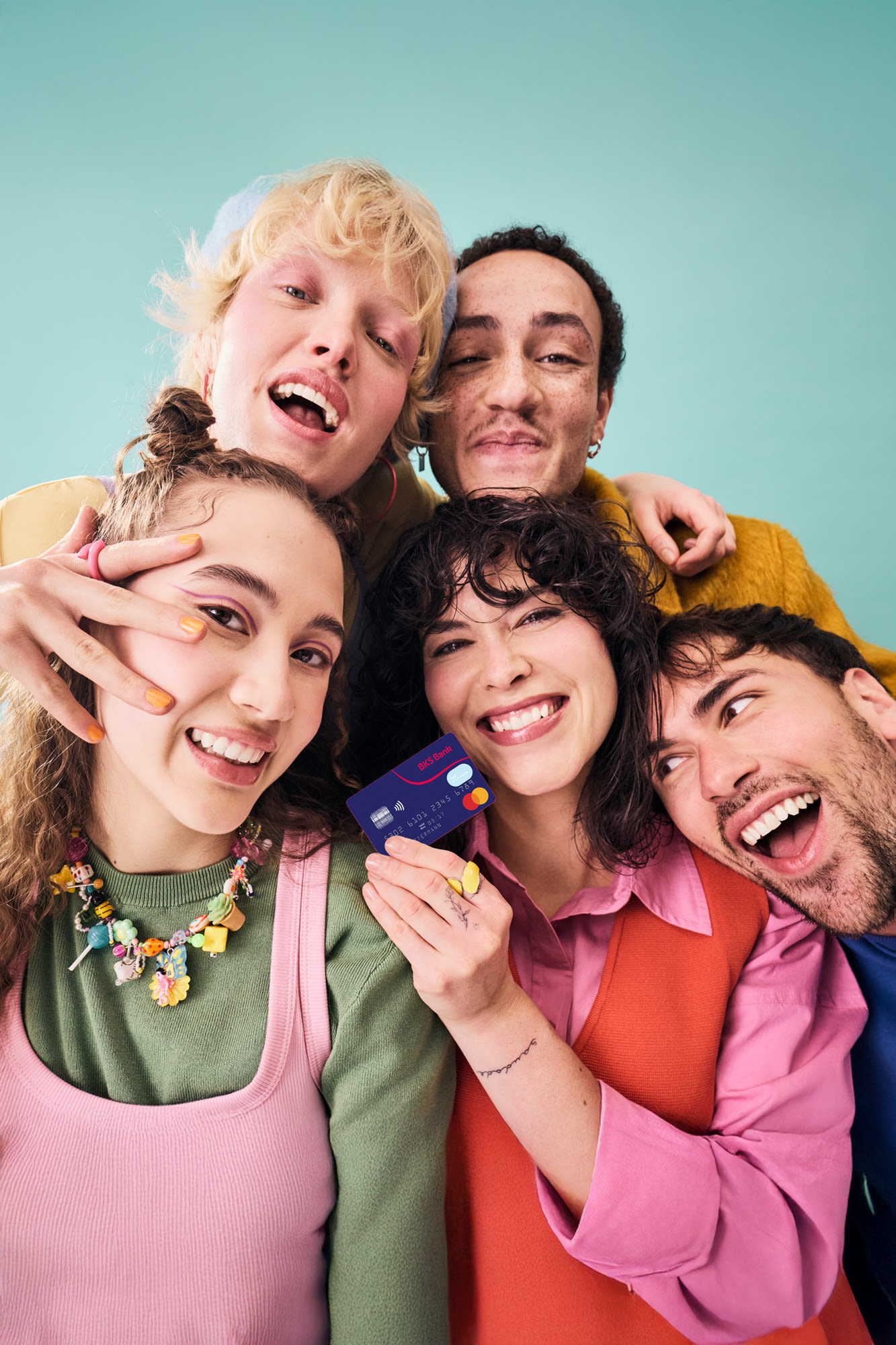 Mladi z BKS Mastercard - doživite finančno svobodo skupaj.